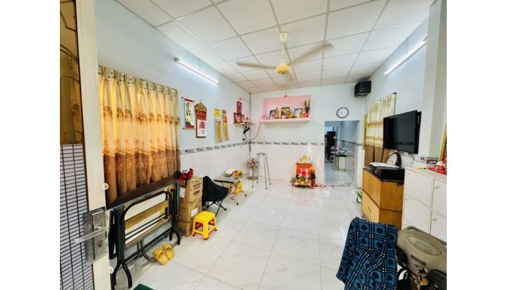 BÁN NHÀ TÂN BÌNH HXH 60M2 2 TẦNG NGANG 4M NỞ HẬU SÁT MT DÂN TRÍ  LÊ VĂN SỸ  6.8 TỶ.